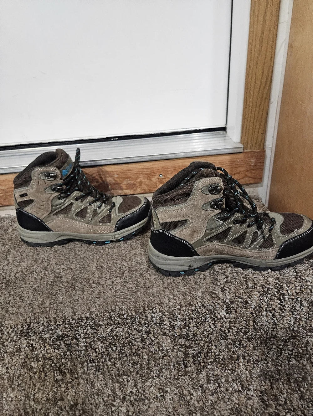 Denali Men's Brown Hiking Boots with Blue Accents Size 9
